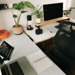 Sfaturi practice pentru organizarea eficientă a spațiului de lucru acasă